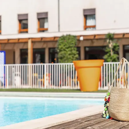 ホテル Ibis Styles La Cite