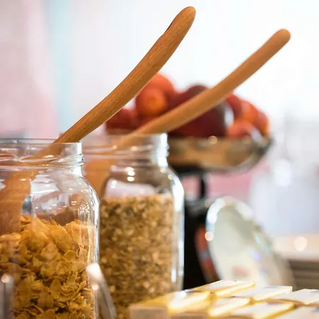 Ibis Styles La Cite Hotel 3*