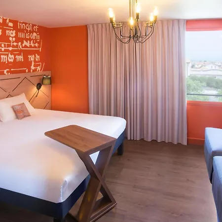 Ibis Styles La Cite ホテル 3*