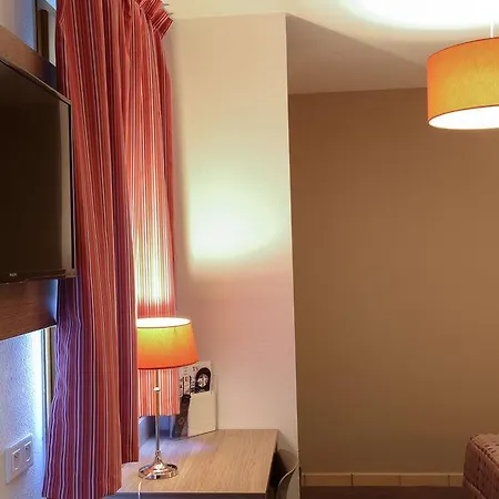 Ibis Styles La Cite Hotel 3*