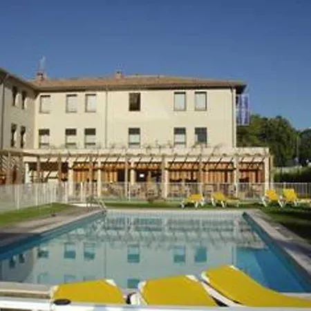 Ibis Styles La Cite 3* Каркассонн