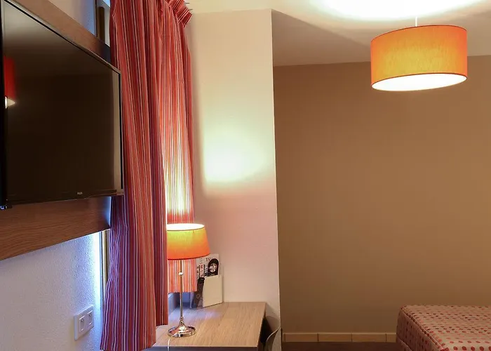 Ibis Styles La Cite Hotel 3*